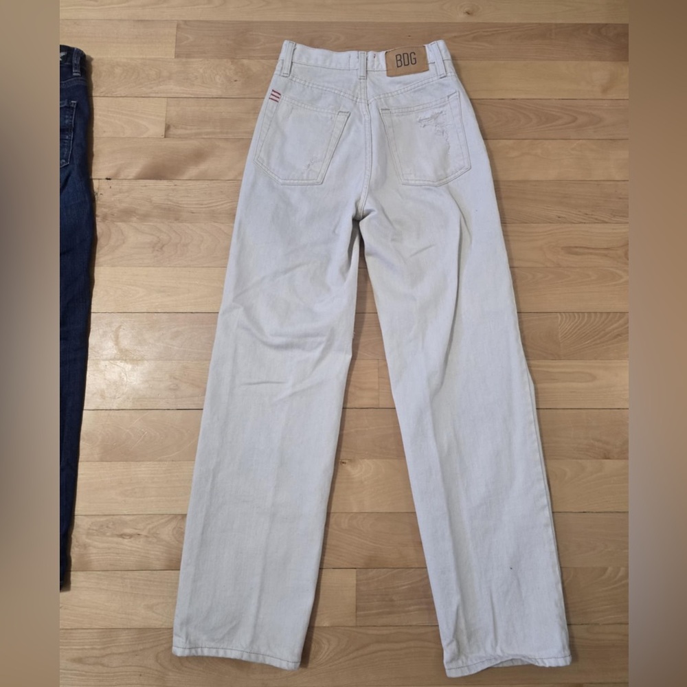 BDG Straight Leg Jeans in Light Off-White